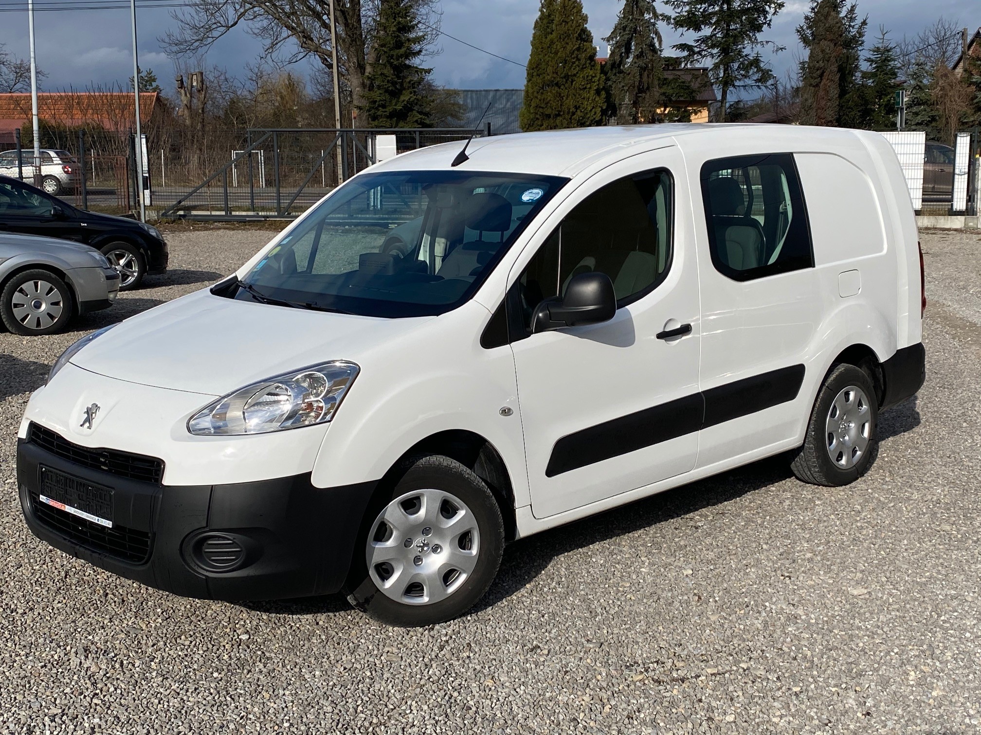 PEUGEOT PARTNER 1,6 HDI 90KM 5OSOBOWY DOSTAWCZY FV 23